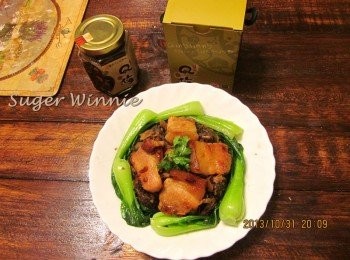 step4: 將3.填入2.中塞滿壓緊,放電鍋蒸20分鐘後取出倒扣即可