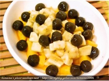 step4: 將黑木耳QQ圓(抹茶口味)直接淋灑在最上層。