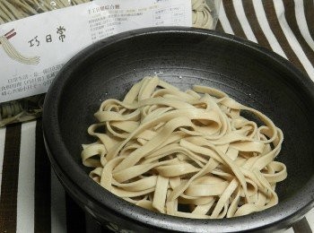 step8: 將麵起鍋擺盤