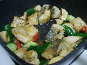 step8: 11.最後加入所有<span class="group_2">調味</span>略為悶燒收汁即可