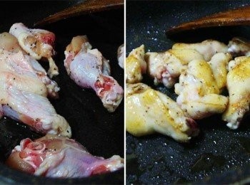 step3: 鍋內加入少許油ˊ加入處理好小棒腿ˊ 將小棒腿皮層煎至金黃焦香