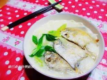 step5: 清爽鮮美的白鯧魚蒜苗香米粉湯就完成囉~