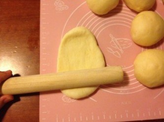 step4: 把麵團壓平