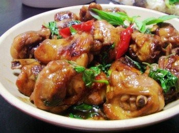 step9: 我把醬油以小部份用蠔油取代ˊ除了風味更棒ˊ 色澤及濃綢度也會更理想喔..... 如果嫌麻油太多太油可依喜好酌量增減ˊ 喜歡的動手做做看囉~~