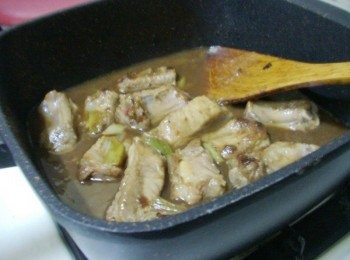 step4: 然後加入所有<span class="group_3">調味</span>煮滾ˊ並撈除浮泡