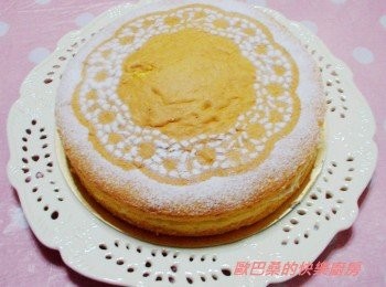 step8: 覆蓋上另外一片蛋糕ˊ隨意灑上糖粉就完成囉~