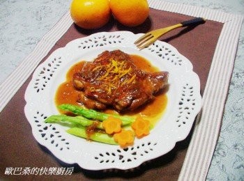 step8: 酸酸甜甜的滋味ˊ還帶著自然清新的果香ˊ 蜜柑皮屑是香味來源ˊ記得一定要放喔ˊ (處理時小心不要刨到白色果囊ˊ會有苦味) 起士粉可以讓醬汁有自然濃稠感ˊ 也讓整體口感更溫潤ˊ喜歡的趕緊試試看。