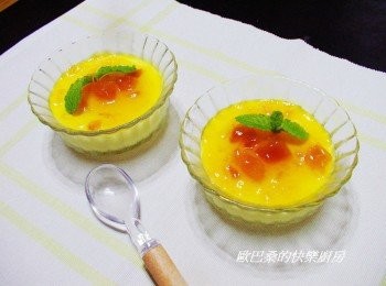 step9: 這配方可做8吋模1個ˊ我臨時改變主意用了6吋慕斯模ˊ 因為想做兩個杯型讓小朋友直接舀著吃。