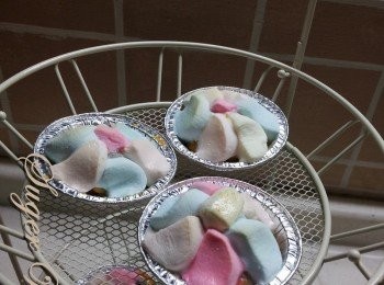 step3: 將2.放上棉花糖,以150度烤至棉花糖稍溶化即可拿出烤箱.