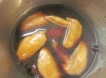 step2: 外鍋一杯水,約15分鐘跳起即可食用