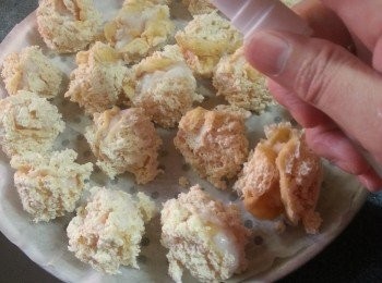step3: 光波爐用200c預熱3分鐘,豆腐卜入爐前噴上油