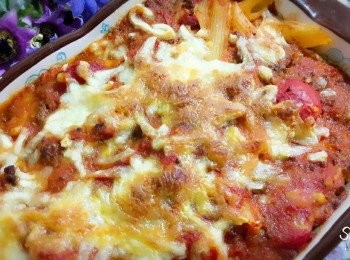 step17: 放入已用 200度預熱的烤箱中 , 烤約30分鐘或至起司成金黃色即可