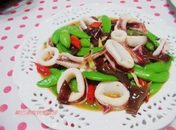 step7: 一般海鮮料理我蠻常用到泰式甜辣醬ˊ 覺得味道挺搭的ˊ而且無需再勾芡ˊ 整體感覺就很溶合ˊ 也自然有讓醬汁和食材包覆的效果ˊ 喜歡的在試試看哦~^^