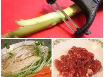 step1: 將蔬菜刨成細長絲. 牛肉片用1/2小匙醬油醃入味