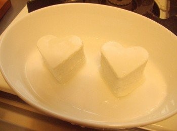 step3: 步驟3.將豆腐擺放於適合的蒸碗中