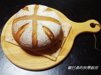 step4: 這種圓球造型麵包有個好處ˊ因為沒有要再變化其他造型ˊ 所以省略了中間鬆弛的時間ˊ (鬆弛主要是讓麵團有好的延展性ˊ再接下來的塑型容易操作)