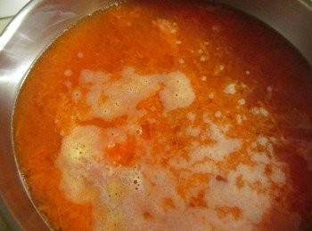 step1: 南瓜和高湯或水一起煮到滾,調太白粉水勾芡到想要的濃稠度