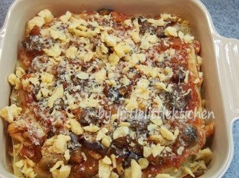 step9: 用錫紙蓋住，160 度焗約 20 分鐘，取出鋪上一層芝士碎，180 度再焗 5-10 分鐘至芝士金黃