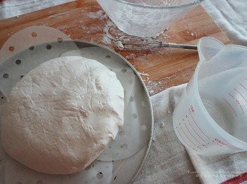 step2: 放在流通碟上以熱水起計蒸35分鐘,如怕未熟透可不開蓋子在鍋內再焗多10分鐘