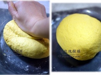 step2: 接著用手掌心的力量去搓揉麵團，直到三光程度。三光程度用手揉麵團約不到十分鐘