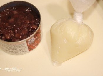 step3: 倒入少許植物油攪拌，待稍涼後，裝入耐熱塑膠袋中，封好備用。