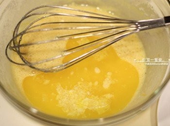 step5: <span class="group_1">馬德蓮</span>再加入步驟①融化的奶油，拌勻。