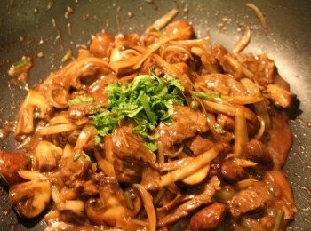 step6: 炒到牛肉剛好熟即可起鍋, 起鍋前做最後的味道調整