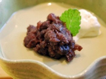 step3: 以濾網過濾兩次後倒進模型中，冷藏4小時以上冰透後即可