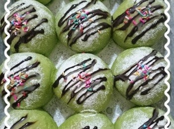 step14: 9.灑上彩針朱古力即成