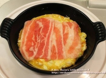 step7: 鋪上薄黑豚肉片