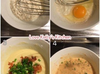 step1: 用水開麵粉再加入雞蛋撥均，再加入剪碎的泡菜和蔥攪均；