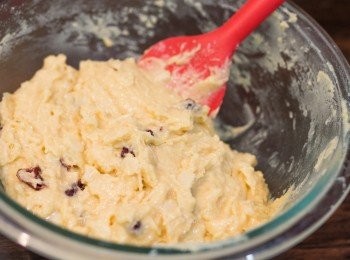 step6: 拌至看不見乾粉即可停止，粉團會是又濕又軟的。