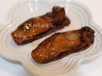 step4: (4) 加入蜜糖將金蠔快手兜勻，上碟