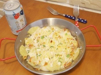 step4: 熱騰騰的美乃滋鳳梨烤魚出爐囉~~~ 灑上一些香菜末增添菜色:)