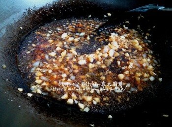 step8: 熄火後加入麻油拌勻盛起備用