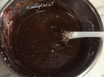 step5: 確保完全成巧克力液，並預熱焗爐10分鐘到200度