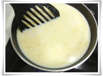 step5: 接著加入牛奶.鹽及胡椒調味即完成!!!