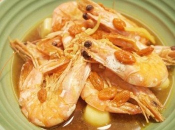 step4: 悶煮的方式讓蝦子吸附濃濃酒氣，彈牙的蝦肉好美味。步驟雖然簡單快速，但味道還真的像中式餐廳那樣呢 ♥拿來當作宴客菜好吃又好有面子^^