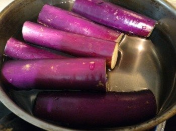 step2: 燒滾水煮茄子