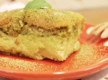 step10: 魔法蛋糕的魅力就是有三種不同口感層次!!最上層是蛋糕口感，表皮有點酥脆!!中間則像舒芙蕾、布丁軟綿的口感!!底部吃起來帶著彈性、軟Q的口感唷~