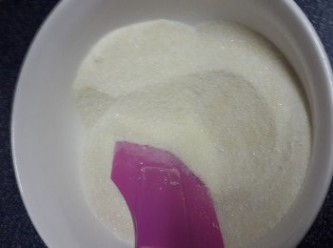 step2: 將魚膠粉和砂糖混合均勻