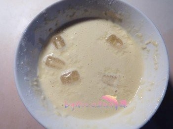 step2: <span class="group_2">粉漿</span>攪拌均勻.加入冰塊