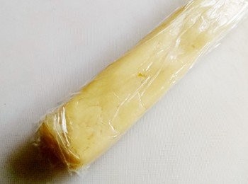 step3: 塑型為長條狀，冷凍至少2小時