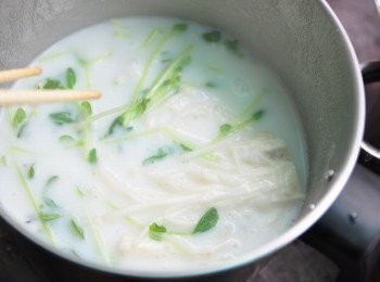 step4: 加入胡椒鹽調味攪拌即可