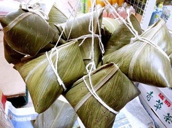 step6: 以棉繩繞圈綁活結即可完成