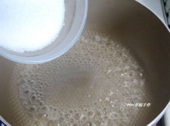 step6: 將水70g煮開再加入吉利T粉5g