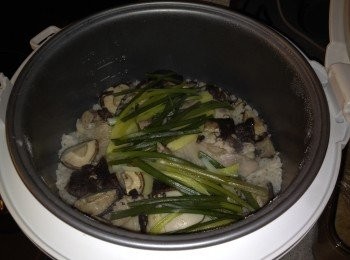 step4: 按電飯煲煮飯模式，完成即可享用