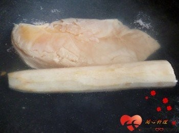step1: 雞肉和山藥煮5分鐘