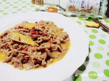 step7: 香濃味美麻油羊肉就完成囉。 金門高粱酒一甲子以來，以清澈透明、質地純淨、 芳香甘醇，獨獲行家的青睞，一路走來獨領風騷， 在『中國白酒』中，一支獨秀、聞名於世。 運用它來做這道料理ˊ最適合不過了~