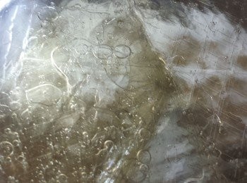 step2: 魚膠片用少許水浸軟備用。